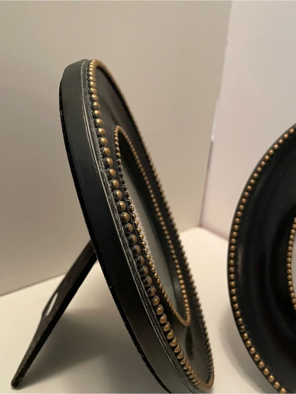 Pair Of 3.5”x 5” Domain‎ Photo Frames Oval Black Gold Beaded Accents Tabletop